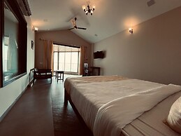 MOUNTAIN BREEZE RESORT