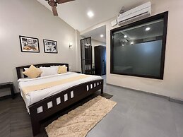 MOUNTAIN BREEZE RESORT