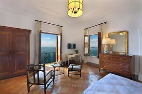 Villa Torre Sponda Private Beach