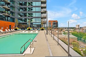 High-rise Apt Raleigh Free Parking Sunset View 1