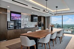 High-rise Apt Raleigh Free Parking Sunset View 1