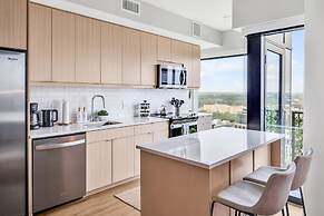 High-rise Apt Raleigh Free Parking Sunset View 1