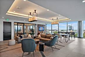 High-rise Apt Raleigh Free Parking Sunset View 1