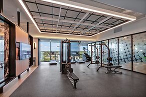 High-rise Apt Raleigh Free Parking Sunset View 1