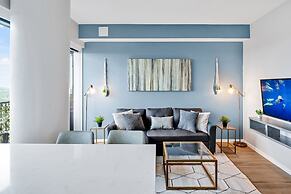 High-rise Apt Raleigh Free Parking Sunset View 1