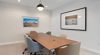 High-rise Apt Raleigh Free Parking Sunset View 1