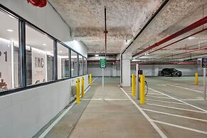 High-rise Apt Raleigh Free Parking Sunset View 1