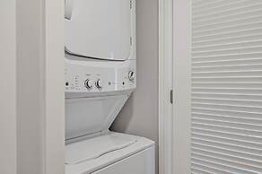 High-rise Apt Raleigh Free Parking Sunset View 1