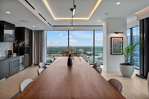 High-rise Apt Raleigh Free Parking Sunset View 1