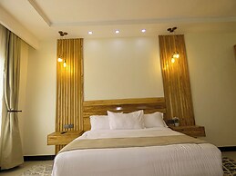 RITZY ARCADIA COTTAGES