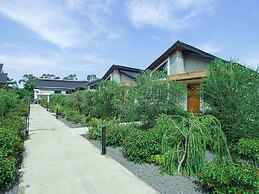 RITZY ARCADIA COTTAGES