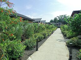 RITZY ARCADIA COTTAGES