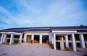 RITZY ARCADIA COTTAGES