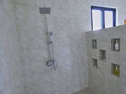 RITZY ARCADIA COTTAGES