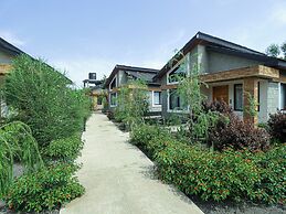 RITZY ARCADIA COTTAGES