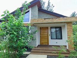 RITZY ARCADIA COTTAGES