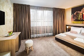 Central Point Boutique Hotel