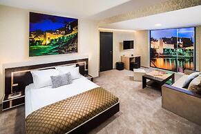 Central Point Boutique Hotel