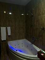 Central Point Boutique Hotel