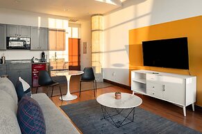 Sosuite Studio Penthouse w W/d, Gym, On-site Bar