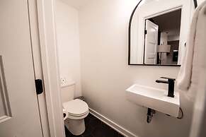 Sosuite NEW 2BR Apt w W D Split Level