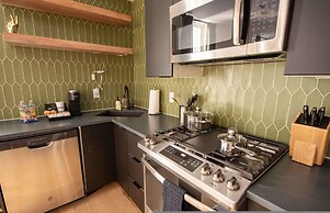 Sosuite NEW 2BR Apt w W D Split Level