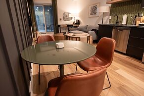 Sosuite 2BR Apt w Patio W D Sofabed