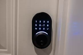 Sosuite NEW 2BR Apt w W D Split Level