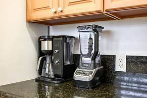 Comfortable Home Near LA With Full Kitchen Laundry