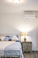 Comfortable Home Near LA With Full Kitchen Laundry