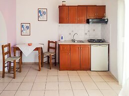 Dina s Flowers - Alonnisos Summer Gem