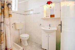 Dina s Flowers - Alonnisos Summer Gem