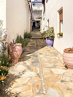 Dinas Apartment - Alonnisos Summer Haven