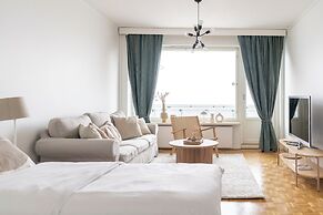 Bright Apt - Design District