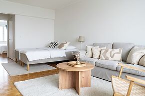 Bright Apt - Design District