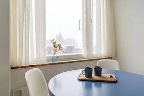 Bright Apt - Design District