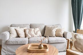 Bright Apt - Design District