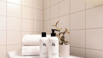 Bright Apt - Design District