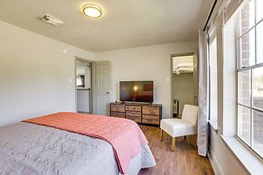 Houston Home 11 Mi to Hospitals: Nurses Welcome!