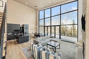 Modern Ski-in/out Home in Brian Head w/ Deck