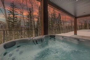 Modern Ski-in/out Home in Brian Head w/ Deck