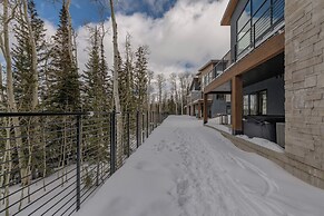 Modern Ski-in/out Home in Brian Head w/ Deck