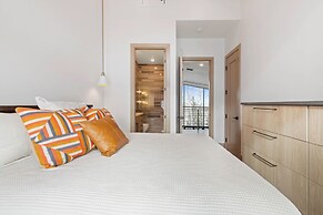 Modern Ski-in/out Home in Brian Head w/ Deck