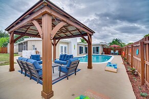 Lanai, Grill & Outdoor Pool: Melbourne Duplex!