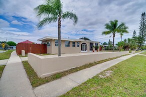 Lanai, Grill & Outdoor Pool: Melbourne Duplex!