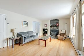 Deck & Fire Pit: Cozy Escape in Morrisville!