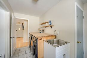 Deck & Fire Pit: Cozy Escape in Morrisville!