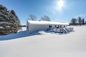 Deck & Fire Pit: Cozy Escape in Morrisville!