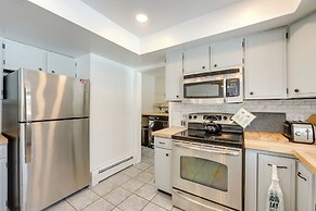 Deck & Fire Pit: Cozy Escape in Morrisville!