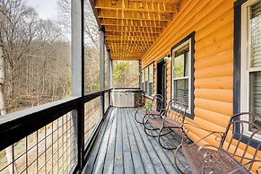 8 Mi to Dollywood: Cabin w/ Hot Tub & Decks!